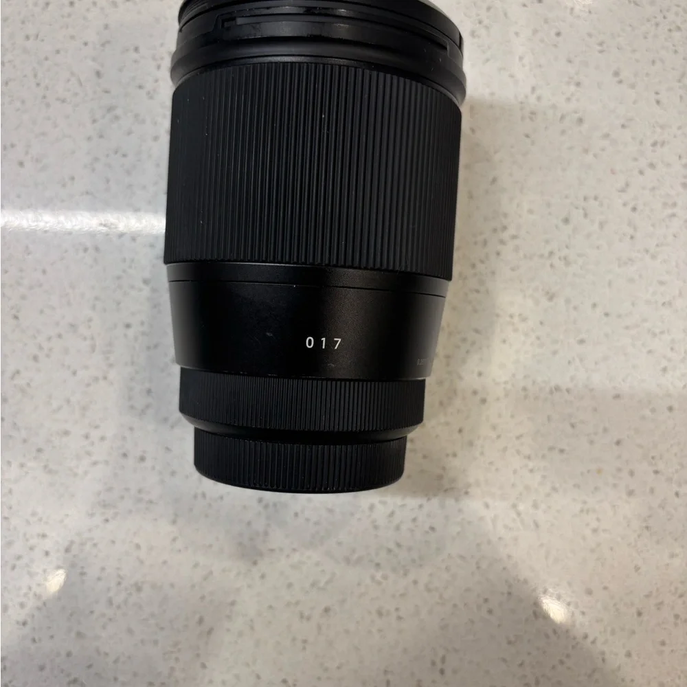 Sigma Beauty Black Telephoto Lens for Cameras